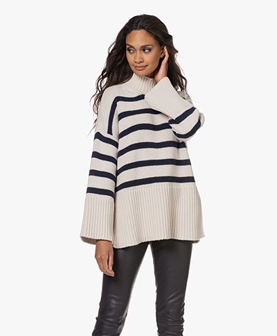 LaSalle Striped Merino Mix Turtleneck Sweater - Navy/Beige 