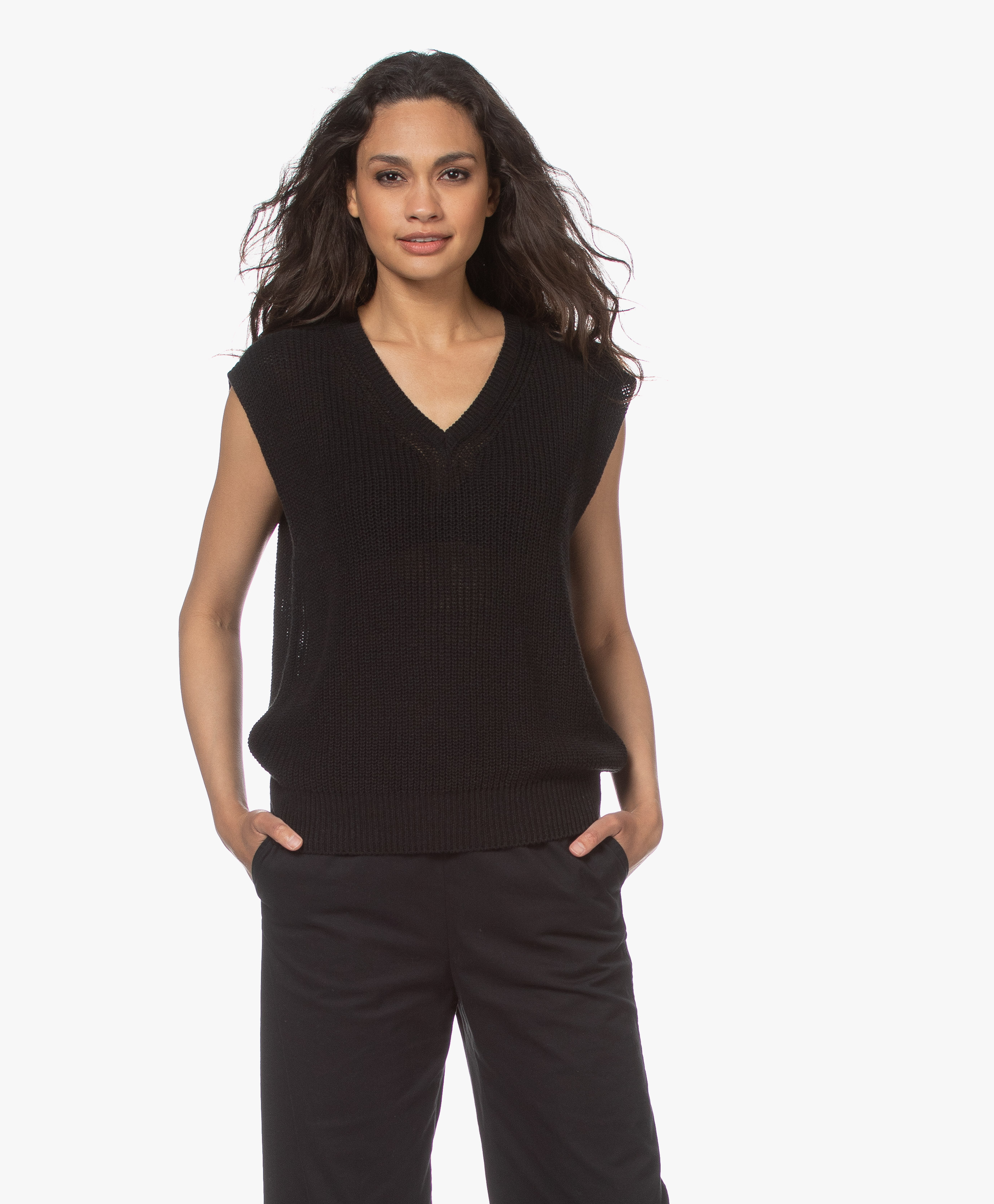 closed-sleeveless-linen-v-neck-sweater-black-c96294-931-22-100