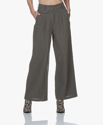Friday's Project Pleated Wide Leg Pants - Lead Grey