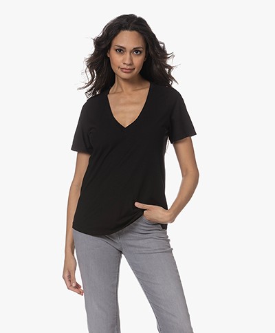 Neeve The Stella V-Neck T-shirt - Essential Black