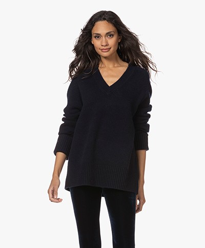 extreme cashmere N°124 Vital V-neck Cashmere Sweater - Navy