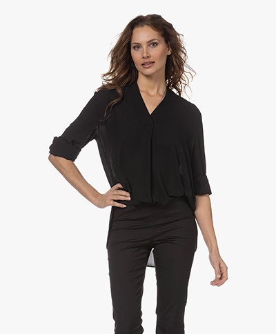 Woman by Earn Emma Crêpe Blouse with V-neck - Black