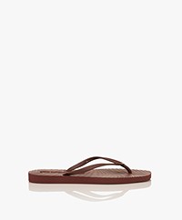 Sleepers Tapered Natural Rubber Flip Flops - Burgundy