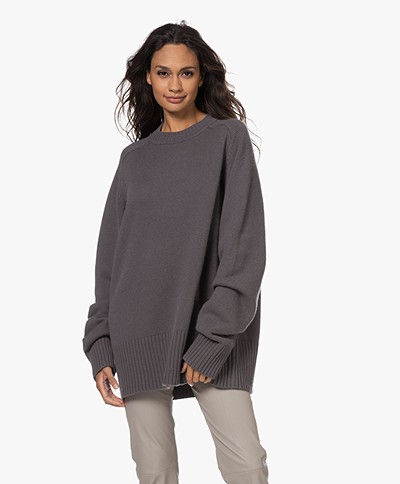 extreme cashmere N°236 Mama Oversized Cashmere Sweater - Concrete