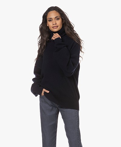extreme cashmere N°204 Jill Cashmere Turtleneck Sweater - Navy