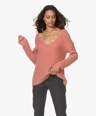 Drykorn Linna V-neck Sweater - Pink