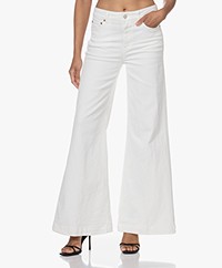 Closed Glow-Up Flared Stretch Jeans - White