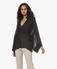 By Malene Birger Lomaria Viscose-Wol Blouse met Kimonomouwen - Zwart