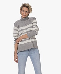 Plein Publique La Puck Striped Wool-Cashmere Turtleneck Sweater - Silvergrey/Ivory
