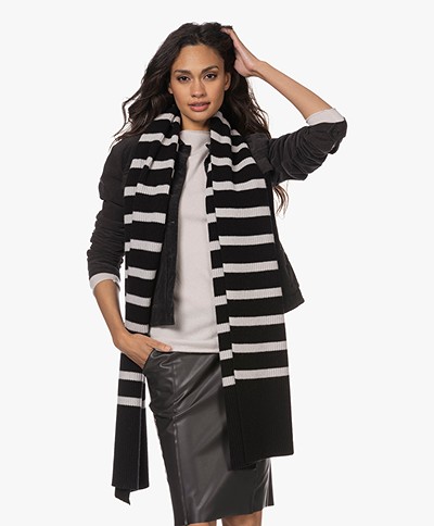 Woman by Earn Bud Stripes Long Rib Knitted Scarf- Black