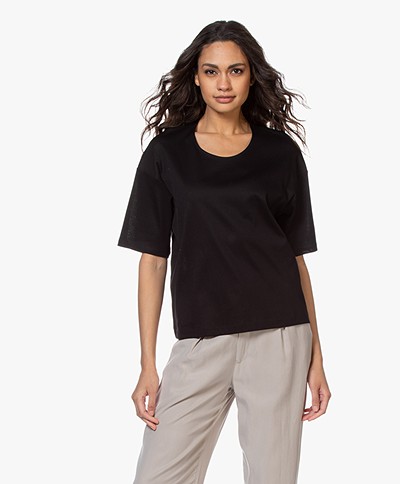 Filippa K Lois T-shirt met Halflange Mouwen - Zwart 