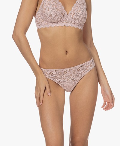 HANRO Moments Lace Thong - Pale Pink