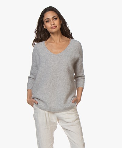 no man's land V-neck Sweater with Mohair -Soft Pearl Grey