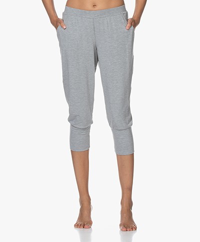 HANRO Yoga Cropped Modal Jersey Pants - Grit Melange