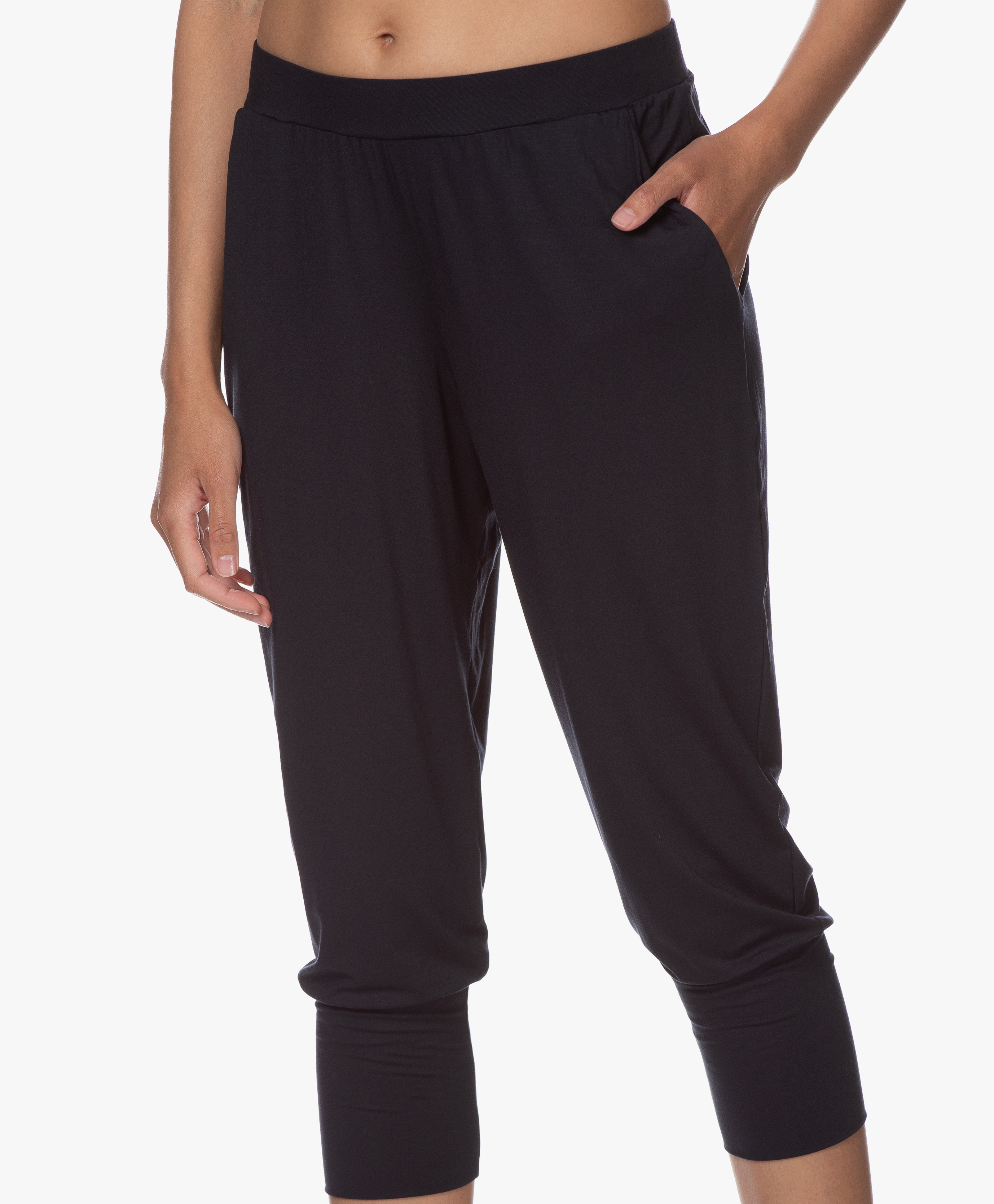 HANRO Yoga Cropped Modal Jersey Pants - Black - 078389 0019