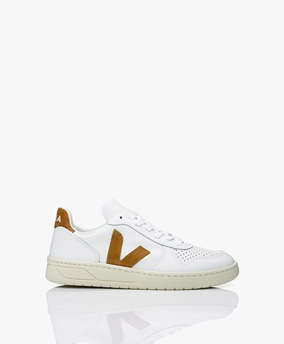 veja v10 suede camel white
