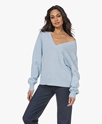 Resort Finest Cashmere V-neck Sweater - Sky
