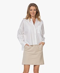 Drykorn Namida Cropped Overhemd met Zijsplitten - Wit