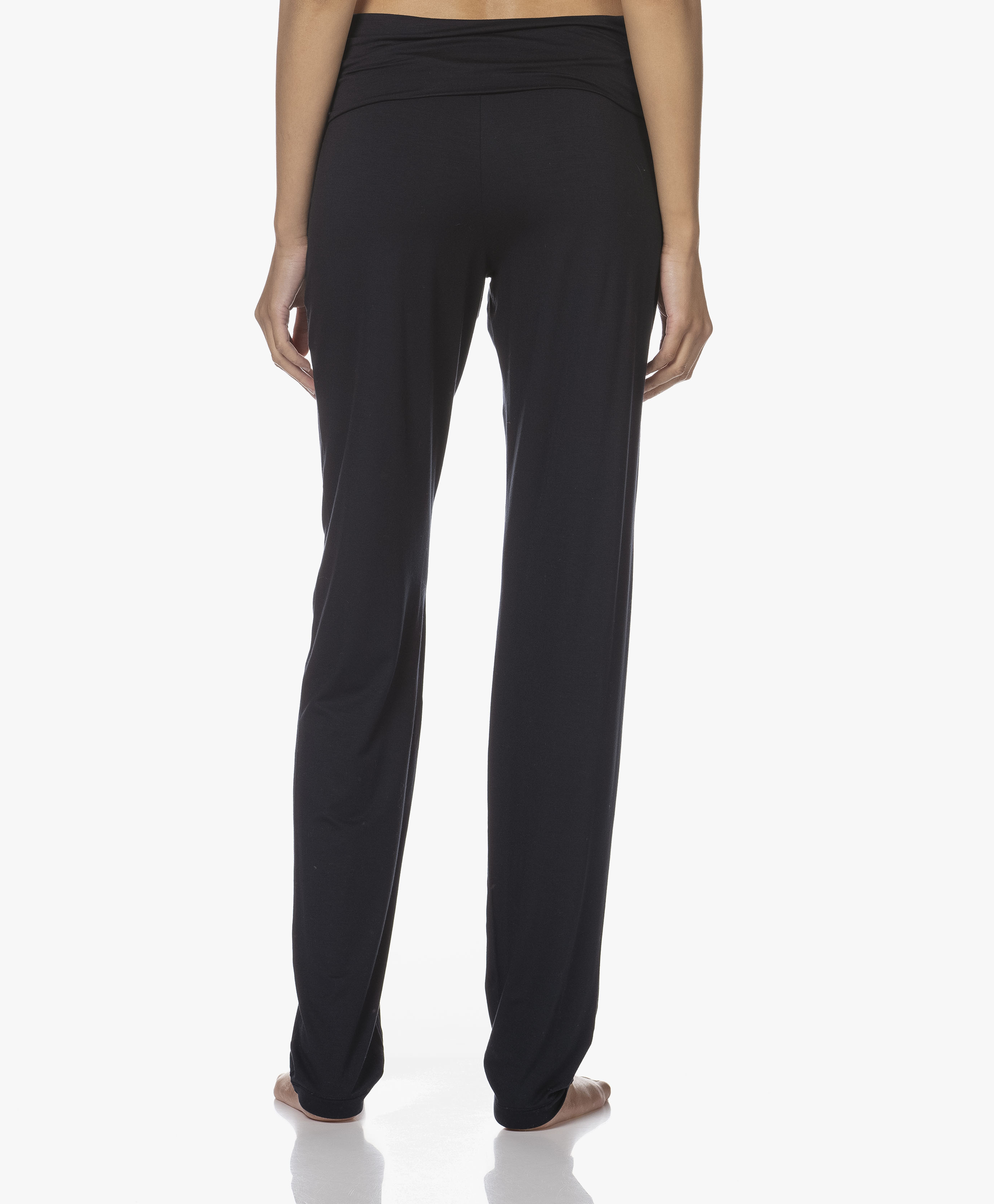 HANRO Modal Yoga Pants - Black - 077998 0019 | Perfectly Basics