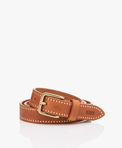 Closed Narrow Leather Belt with Studs - Caramel