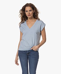 FRAME Easy V-hals T-shirt - Lichtblauw