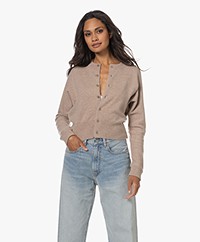 extreme cashmere N°257 Cropped Bomber Doorknoopvest - Zand