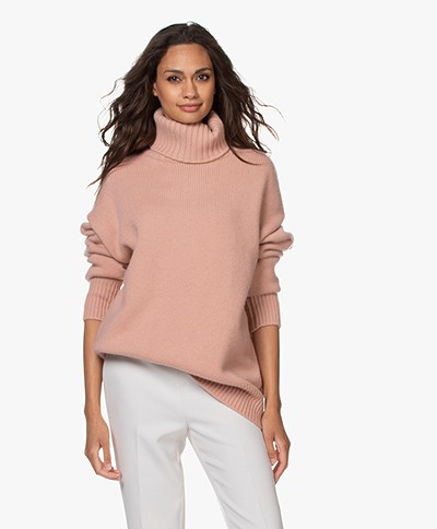 extreme cashmere N°20 Oversize Turtleneck Cashmere Sweater - Tea Rose