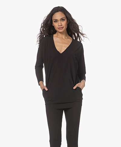 Woman by Earn Ada Tech Jersey V-neck Long Sleeve - Black