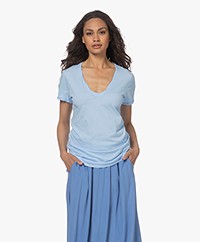 Penn&Ink N.Y T-Shirt with Rounded V-neck - Azure