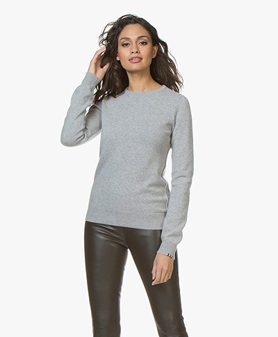 extreme cashmere N°41 Body Basic Cashmere Sweater - Grey