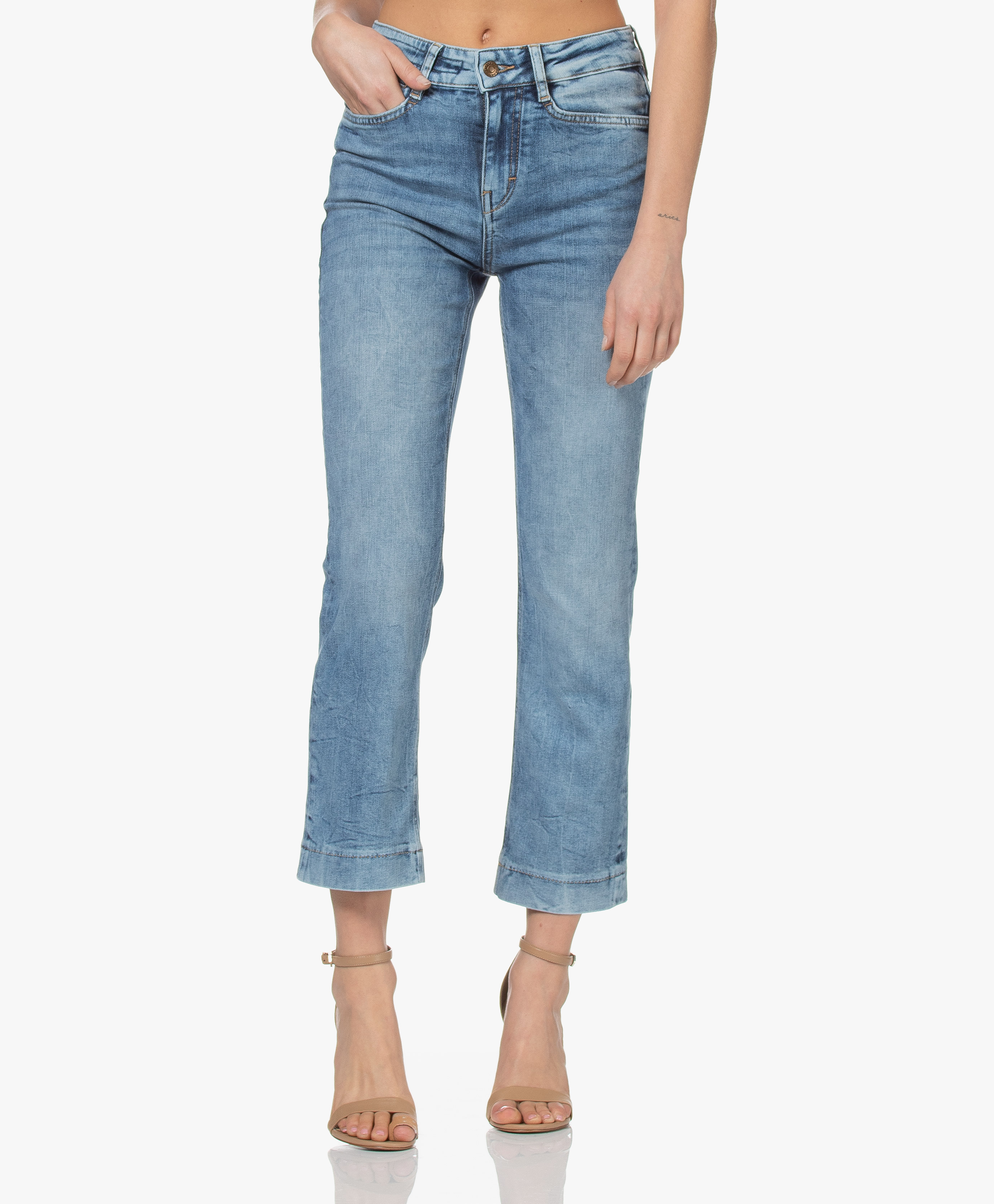 straight cropped jeans