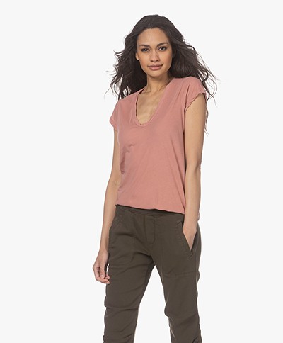 James Perse V-neck T-shirt in Extrafine Jersey - Old Rose