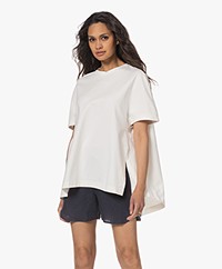Woman by Earn Sofie A-lijn T-shirt met Splitten - Off-white