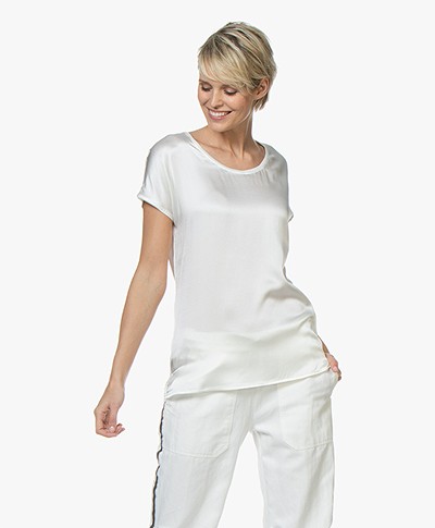 Kyra & Ko Myrna T-shirt met Zijden Voorpand - Off-white