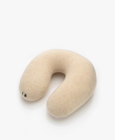 extreme cashmere N°131 Extreem Comfy Knitted Cashmere Neck Pillow - Latte