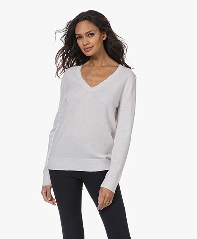 Vince Weekend Cashmere V-neck Sweater - Heather White