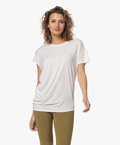 LaSalle Short Sleeve T-shirt with Asymmetrical Hem - Panna