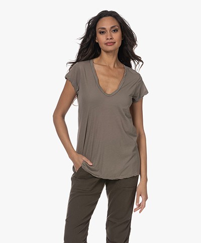 James Perse V-neck T-shirt in Extrafine Jersey - Greystone