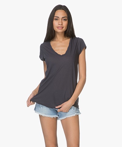 James Perse V-neck T-shirt in Extrafine Jersey - Mine