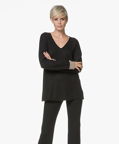 Repeat V-neck Pullover with Contrasting Inside - Black/Hay