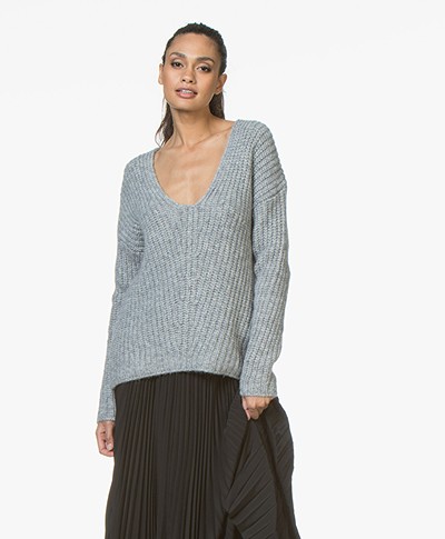 Drykorn Linna Chunky Knit V-neck Sweater - Light Grey 