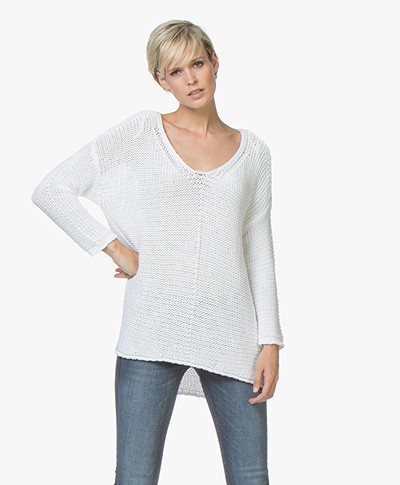 BRAEZ Felia V-neck Pullover in Cotton - White