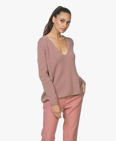 Closed Knitted V-neck Pullover - Shocking Pink