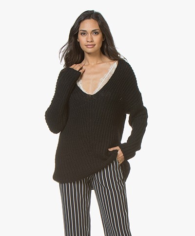 Drykorn Linna Chunky Knit V-neck Sweater - Black