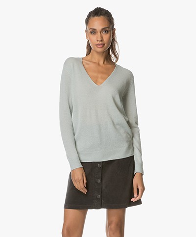 Theory V-Neck Pullover Adrianna in Cashmere - Light Winter Green
