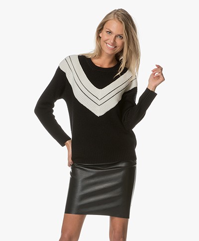 Marie Sixtine Caissa Pullover with V-detail - Charbon