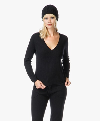 Repeat Cashmere Cable Beanie - Black