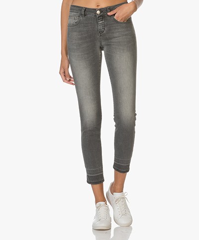 Closed Baker Cropped Jeans - Heavy Worn 