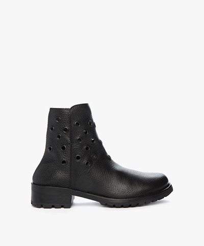 MM6 Trunk Leather Ankle Boots - Black