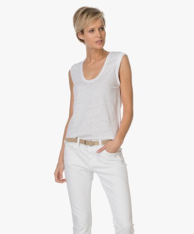 Closed Sleeveless Top in Linen - White